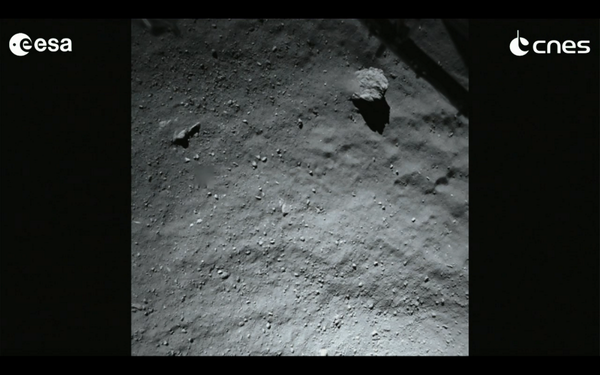 Photo du sol de la comète prise par Philae
