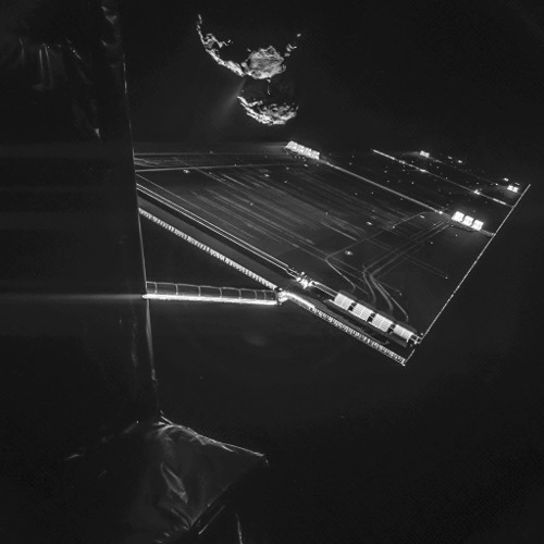 Photo de la comète 67P/Churyumov–Gerasimenko prise par la sonde Rosetta en selfie
