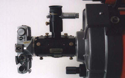 Montage d'un appareil photo en série avec un télescope